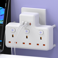 Multiprise murale UK 3 prises + 2 ports USB-A + 1 PD + 2 QC 3.0 10A IP44 avec prise de courant