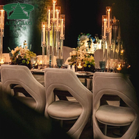 Chaises de Banquet d'Hôtel d'Occasion à Dubaï, pour Mariage, en Velours Blanc, avec Structure en Métal de Fer