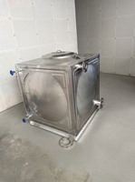 Réservoir modulaire sectionnel pour eau pure, gain de place, stockage de liquides purs pour les stations de traitement d'eau centralisées