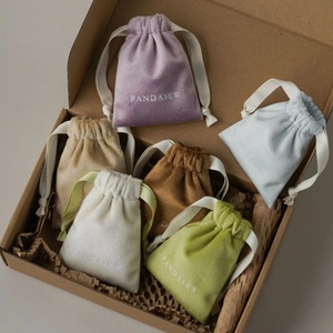 Sac à cordon en velours pour bijoux et montres, avec poche, petite taille, personnalisable avec logo imprimé ou estampé - Product Image 3