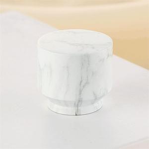 Vente en gros directe d'usine, bouchon de flacon de parfum de luxe sur mesure en zamac 15 mm, <span class=keywords><strong>alliage</strong></span> de zinc <span class=keywords><strong>blanc</strong></span>, logo personnalisé, ouverture facile - Product Image 1
