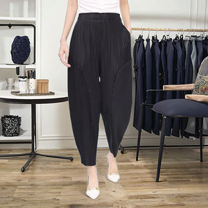 Fornitura diretta in fabbrica nuova moda 2025 estiva tinta unita plissettata Casual pantaloni da donna elasticizzati copri vita pantaloni verticali per fianchi - Product Image 2