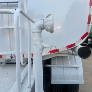 Camion arroseur d'<span class=keywords><strong>occasion</strong></span> pour le nettoyage routier, haute capacité, HOWO 371 - Product Image 6