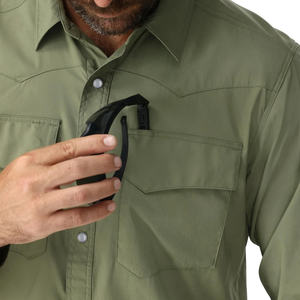 Camisa de pesca personalizada de alta visibilidad, de nailon liso con estampado hawaiano, de microfibra de poliéster, con capucha, cierre de botones y diseño de cola de pez. - Product Image 4