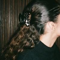 Pince de ballet rétro personnalisable Demi-clip de volume pour petits cheveux en noir avec nœud Clip de requin moyen en acétate durable