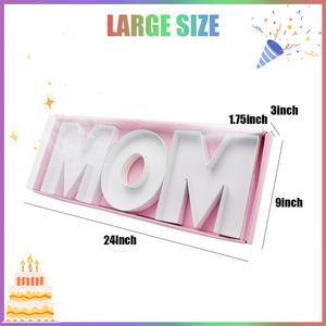 กล่องของขวัญรูปตัวอักษร MOM สำหรับวันแม่ บรรจุดอกไม้ ช็อกโกแลต ลูกอม และของหวาน พร้อมการ์ดอวยพร - Product Image 2