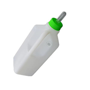 Bebedero para cerdos de 850 ml, material PP, con asa y tetina de silicona gruesa - Product Image 3