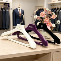 Luxuriöses Maßgefertigtes Logo-Kleiderbügel-Set für Boutiquen, Samtbeschichtete Hosen- und Anzugbügel
