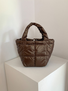 Sac fourre-tout à bandoulière grande capacité haut de gamme pour femme Bellmont, qualité 5A, avec logo personnalisé, design de marque, vente en gros - Product Image 4