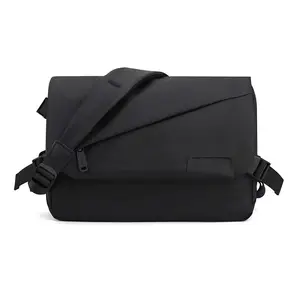 2023 fashionable design waterproof crossbody men's bags with many pockets and zippers