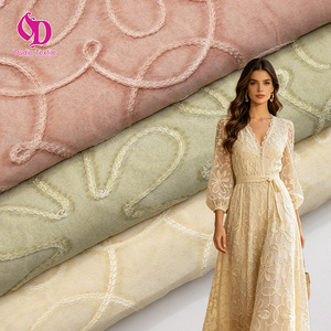 Tissu brodé floral simple, best-seller, en polyester, doux et agréable pour la peau, idéal pour les robes de style français - Product Image 1