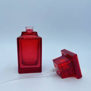 Botella de Perfume Cuadrada de Vidrio de 50 ml con Tapa de Plástico, Frascos de Vidrio Premium para Cuidado Personal - Product Image 2