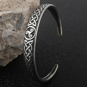 Brazalete Abierto de Plata Tibetana Unisex con Diseño de Nudo Celta, Regalo de Joyería 280720 - Product Image 2