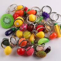 Acryl hars fruit groente model auto sleutelhanger speelgoed mini 3D druif appel aardbei komkommer lychee paprika charme sleutelhanger
