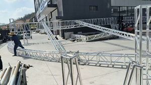 Estructura de Iluminación de Aluminio para Exteriores Personalizada - Product Image 4