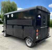Robuster BBQ-Food-Truck-Anhänger mit Holzkohle-Smoker & Spülbecken, Outdoor-Catering-Anhänger für Camping-Partys