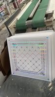 Plaque de plafond carrée en PVC imprimée au laser holographique, motif arc-en-ciel irisé, imperméable, épaisseur 7 mm, 600x600 mm
