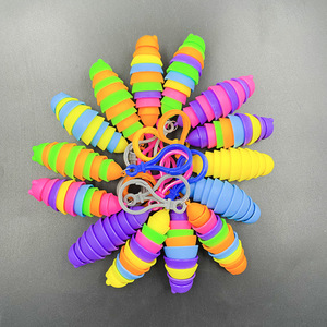 Porte-clés de dessin animé en PVC flexible, forme irrégulière, cadeau promotionnel pour enfants et adultes - Product Image 2