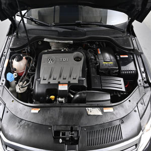 Sedán Ejecutivo Diésel BlueMotion Eficiente, Automático, con Volante a la Izquierda, CC 2.0 TDI, Bien Mantenido, Listo para Uso Inmediato - Product Image 3