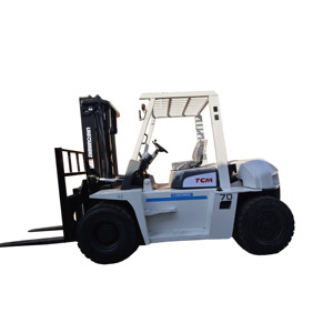 รถยกดีเซล TCM FD70 มือสองจากญี่ปุ่น พร้อมระบบไฮดรอลิกย้ายดัมเบลล์ ยางตัน รับน้ำหนัก 7-15 ตัน - Product Image 1
