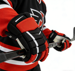 Guantes de <span class=keywords><strong>Hockey</strong></span> sobre Hielo Rojos y Negros Cómodos de Usar con Material Compuesto Tallas 13 y 14 para Actividades al Aire Libre - Product Image 1