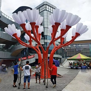 Sculpture d'art extérieure SENZHAO personnalisée en forme d'arbre à fleurs rouges, installation artistique moderne en acier inoxydable, décoration artisanale - Product Image 1