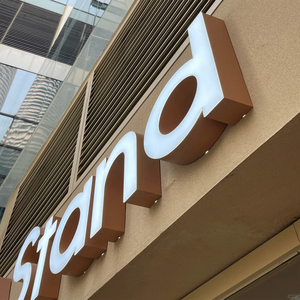 Lettres lumineuses LED frontlit pour enseignes, bandes LED pour écoles - Publicité intérieure/extérieure personnalisable et écologique - Product Image 1