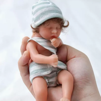 15 cm Vollsilikon Reborn-Babypuppe Realistische Weiche Dehnbare Neugeborenen-Puppe Mini-Taschenpuppe für Kinder Urlaubsgeschenk