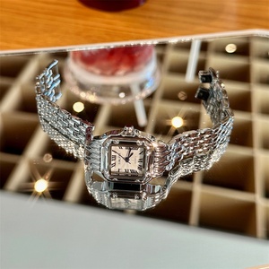 Orologio al Quarzo di Lusso per Donna con Elegante Cinturino in Acciaio Inossidabile Dorato, Nuovo Quadrante Quadrato Trendy con Vetro Piccolo - Product Image 3