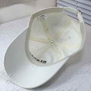 หมวกเบสบอลแบบนิ่มสีอ่อนปักลายตัวอักษรแบบสามมิติรุ่นใหม่ปี 2025 เป็นหมวกเบสบอลอเนกประสงค์และลำลอง - Product Image 5