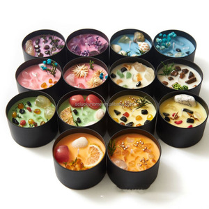 Bougie en cire de soja parfumée botanique saine de 8 oz, design de fleurs séchées en cristal, boîte en étain pour Diwali, fête des pères - Longue durée de combustion, fabrication artisanale - Product Image 2