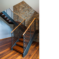 Escalier droit en bois trempé sur mesure avec poutre en acier pour villa et bâtiment commercial