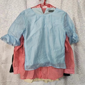 T-shirt da Donna Usate di Seconda Mano, Vendita all'Ingrosso, Stili Estivi alla Moda per Mercati Esteri Globali - Product Image 4