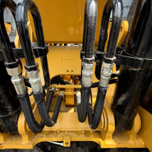 Excavatrice sur chenilles CAT 320D d'occasion en bon état, 20 tonnes, pour la construction routière et les travaux de terrassement - Product Image 6