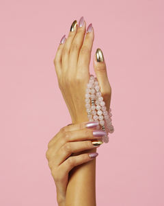 Uñas Postizas en Forma de Almendra, OEM ODM, Marca Privada, Fabricante de Salón, Uñas de Presión de Lujo en ABS con Estampado Dorado Rosa Suave - Product Image 1