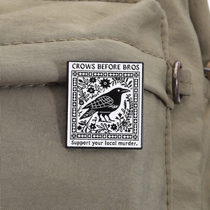 Spille con smalto corvi prima di Bros supportano il tuo omicidio locale retrò Punk spille geometriche con distintivo di risvolto gioielli all'ingrosso - Product Image 3