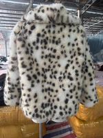 Manteau en fausse fourrure tendance à imprimé léopard pour femme, chaud et court, col rabattu, épais, luxueux, pour l'hiver