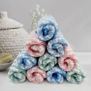 Chiffon de nettoyage en microfibre en polaire corail à vente chaude, séchage rapide, absorbant l'huile, chiffon de nettoyage de cuisine - Product Image 5