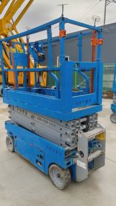 Piattaforma di lavoro aerea con sollevamento a forbice elettrico - Product Image 6