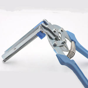 Pince à anneau manuelle pour clôtures en treillis métallique pour oiseaux et lapins - Product Image 1