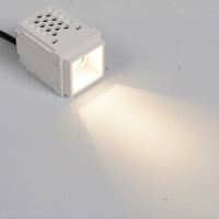 Module LED linéaire à double tête, éclairage de salle de bain contemporain, design anti-éblouissement, corps en aluminium, indice de protection IP44, CRI 90, dimmable Triac, UGR