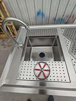 Station mobile de bar à cocktails en acier inoxydable OEM en usine avec réfrigérateur Fonction évier de bac à glace Comptoir de travail de barman