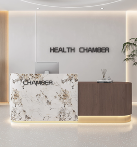 Bureau de réception en bois moderne et durable de luxe léger avec façade incurvée pour magasin de vêtements d'hôtel et salon de beauté - Product Image 1