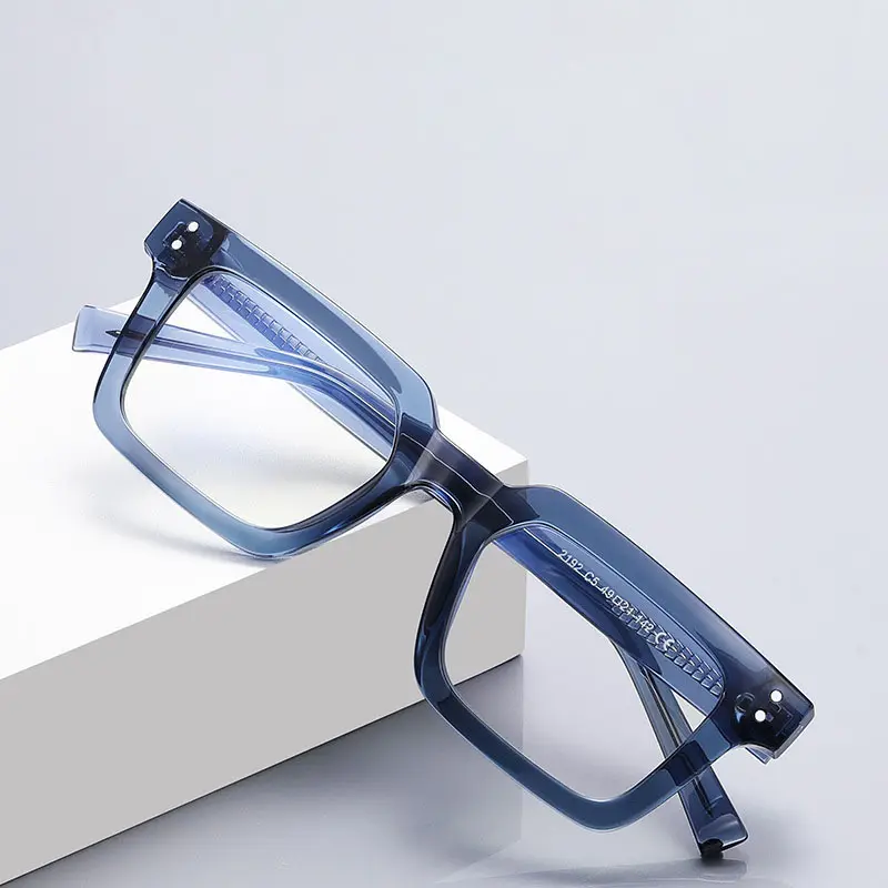Kacamata trendi pria, bingkai persegi panjang sederhana klasik miopia anti cahaya biru 2024