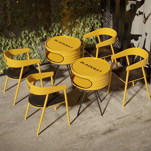 Set Tavolo Alto e Sedie in Ferro Industriale per Ristorante - Ecologico e Facile da Pulire per Palestre, Hotel e Uso Esterno - Product Image 1