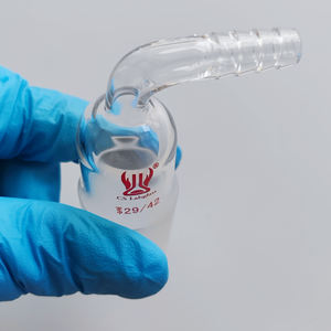 Adaptateur <span class=keywords><strong>de</strong></span> laboratoire en verre borosilicate CS Labglass avec joint interne et raccord <span class=keywords><strong>de</strong></span> tuyau à angle <span class=keywords><strong>de</strong></span> 90 degrés - Product Image 3