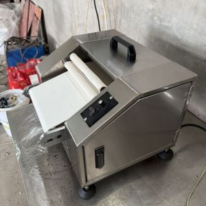 Máquina Eléctrica para Amasar y Dar Forma a la Masa para Croissants, Modelo Pequeño de Escritorio, Fácil de Operar, Nueva - Product Image 3