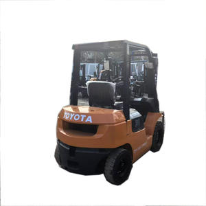 Montacargas Toyota 7FD Usado, 3 Toneladas, Mástil de 2 Etapas, Motor Diésel, Pocas Horas de Uso, Altura de Elevación de 3000 mm, Motor con Rodamientos, Bien Mantenido - Product Image 1