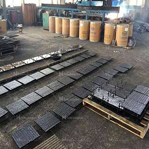 Tube de plaque d'acier laminé à chaud de recouvrement de carbure de chrome à haute teneur en chrome Q235 Cr25-40 résistant à l'usure 8 4 Kmtbcr26 plaque de revêtement - Product Image 4