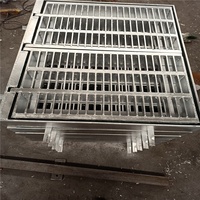 Couvercle de trou d'homme de drainage en acier galvanisé pour véhicules à usage intensif et grille de route avec charnière ouverte pour couvercle de vidange